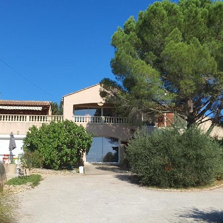 Villa Des Masques Aubais Exterior foto